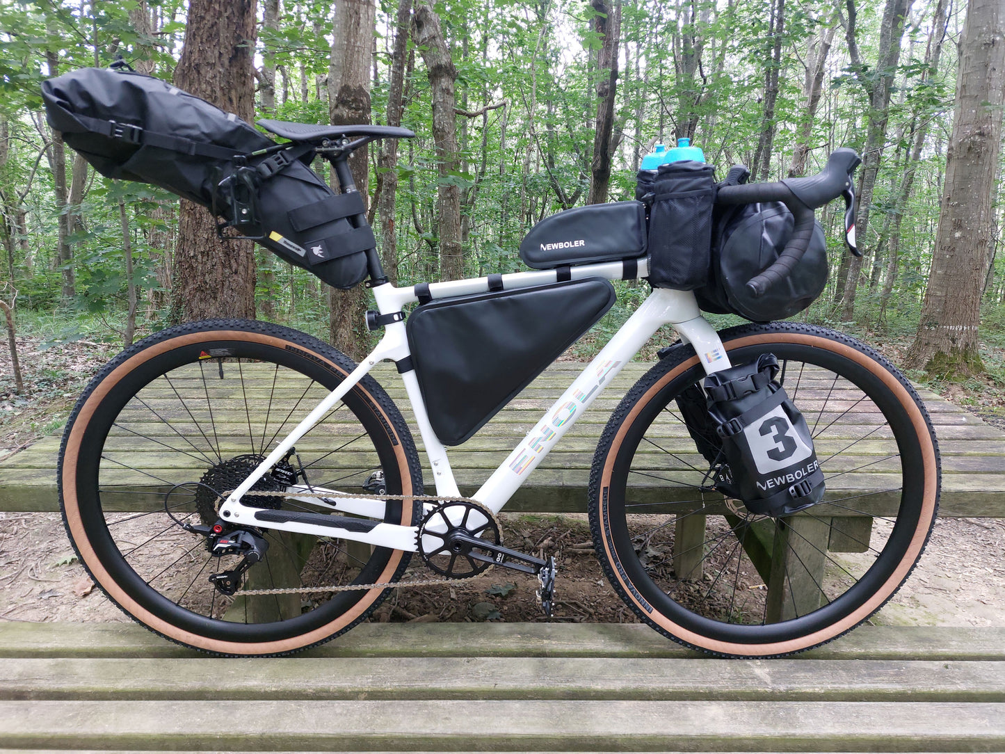 LOTE 12 PIEZAS 37L BIKEPACKING 100% IMPERMEABLE + ESTABILIZADOR + PORTABOTELLAS